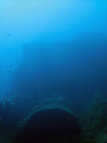 IMG_3425.JPG - Une des cuves du navire ?